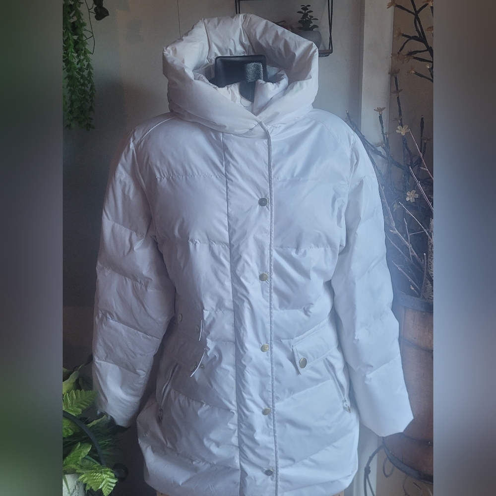 White Quilted Puffer Coat with Hood